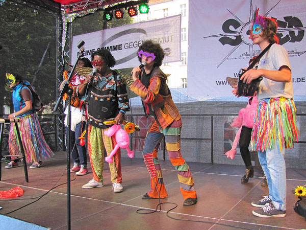 Weltfest am Boxhagener Platz 2013 - Metissia auf der Weltfest Bühne