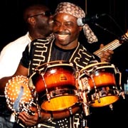 Nigerianische musiker Akinola Famson