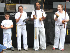 Capoeira mit Grupo Menino do Curuzu, brasilianische Tanz - Kampf - Kunst